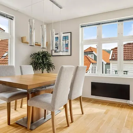 Dinbnb Apartments I Historical Two-Floor Apartment With Rooftop Panorama I 1645 Heritage Bergen Exterior photo