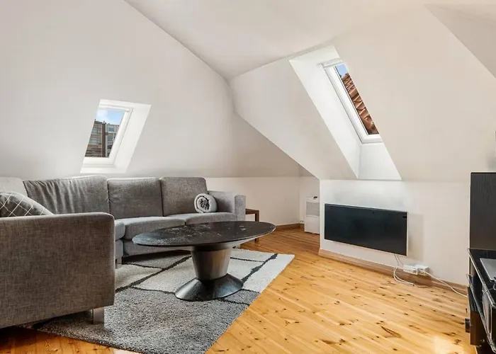 Dinbnb Apartments I Historical Two-Floor Apartment With Rooftop Panorama I 1645 Heritage