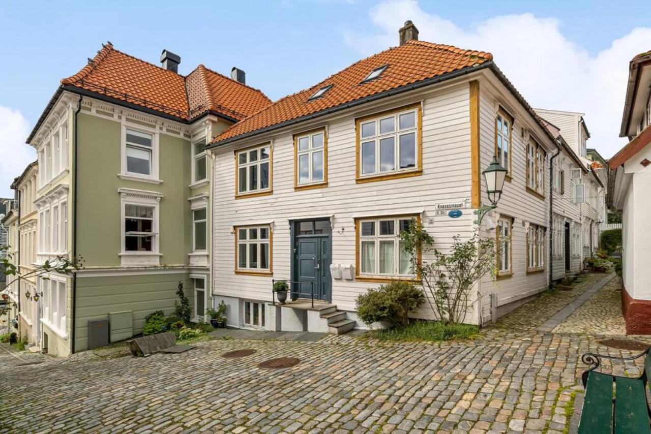Dinbnb I Historical Two-floor With Rooftop Panorama I 1645 Heritage * Bergen